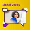 Profesora de ingles enseñando los modal verbs en inglés